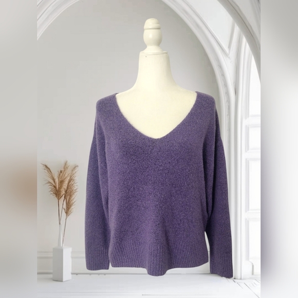 Denim Tom Taylor Women's V-Neck Purple Sweater Size Medium - Picture 1 of 4
